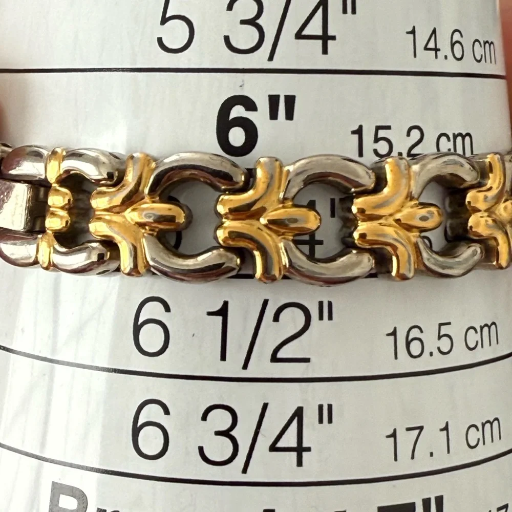 Bulova Diamond Vintage Ladies Watch Two-Tone Bracelet Case Shimmery Silver Dial
